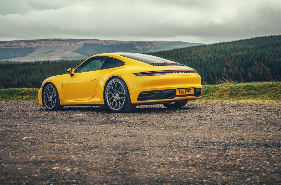  Porsche 911 Carrera 4S (992) 2019 года  (UK) (фото 18 из 40)